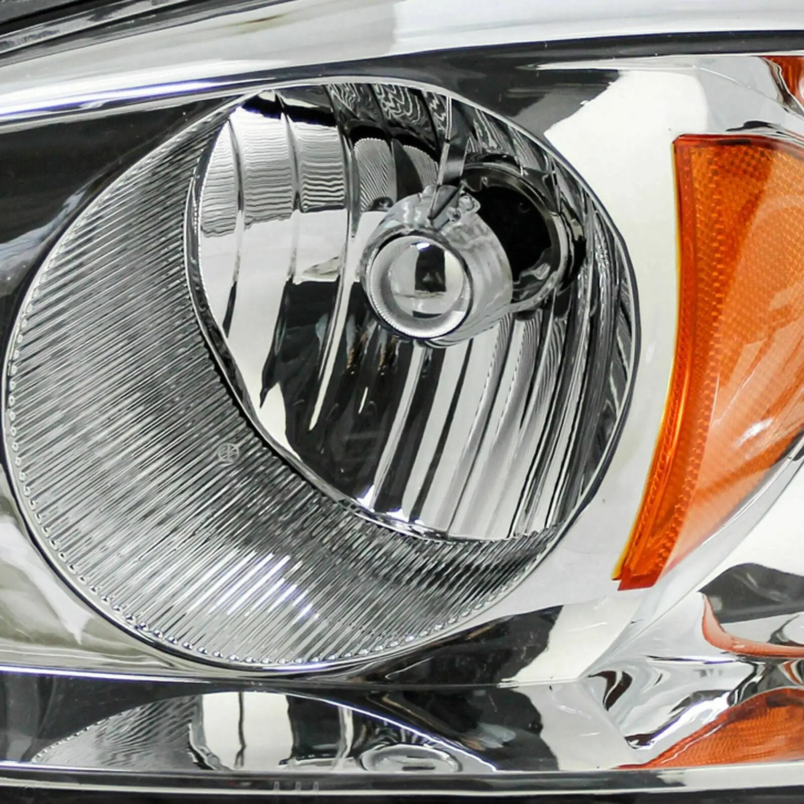Pair of Halogen Headlights w/o Bulbs for 2004-2007 Chevy Malibu